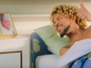 Bokoesam en Jonna Fraser in zwoele videoclip 'BBB'