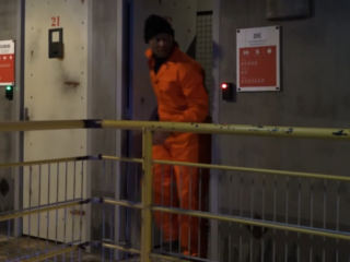 VIDEO: Humberto Tan opgejaagd door StukTV in Jachtseizoen #6