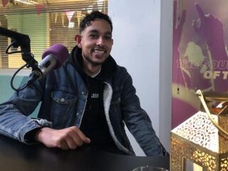 Dani Apeldoorn deelt levensverhaal in live versie van emotionele track 'Spijt'