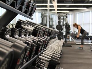 Dit is de reden dat je áltijd slippers aan moet doen in de gym