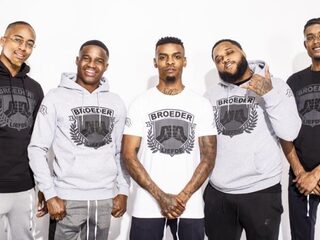 10 jaar Broederliefde: wat is jouw favoriete track?