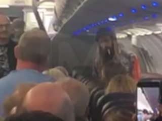 Verdachte man steekt joint op in vliegtuig na noodlanding