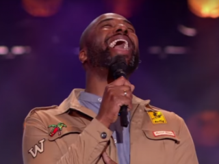 Dwight Dissels blaast de jury omver met perfecte auditie The Voice