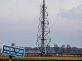 Forse aardbeving schudt Groningen wakker