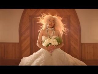 Cardi B dropt 'Be Careful'-video met kerk als decor