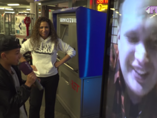 Esko nam Rotterdams metrostation over met album Beats By Esko