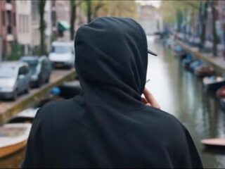 Lil Kleine dropt trailer van zijn aankomende album 'Alleen'