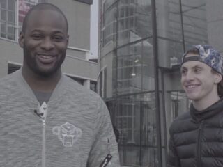 Nega dealt drugs op Museumplein in Amsterdam