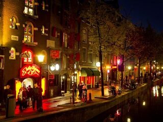 Alcoholverbod en fors meer handhaving op de Wallen na overlast