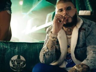 Nicki Minaj en Travis Scott joinen clip Krippy Kush Remix van Farruko