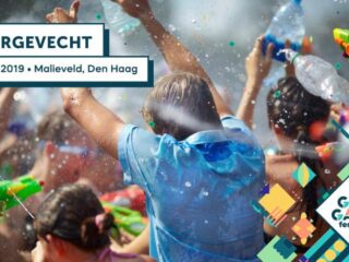 Groot watergevecht op Malieveld in Den Haag