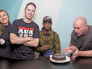 D-Double primeurt nieuwe track 'AMN' bij Weekend Wax