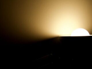 Joey Bada$$ kijkt zonder bril naar zonsverduistering en cancelt nu optredens