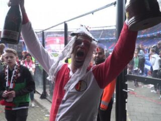 Gekkenhuis tijdens huldiging Feyenoord: ''Blij als Rotterdam blij is''