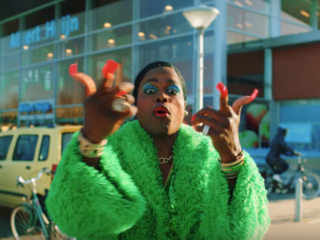 Ali B, Poke en Judeska eisen in 'Anderhalf' dat iedereen afstand houdt