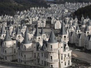 In dit Turkse dorp staan honderden kastelen leeg