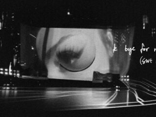 Ariana Grande verrast fans met nieuw album 'K Bye For Now'