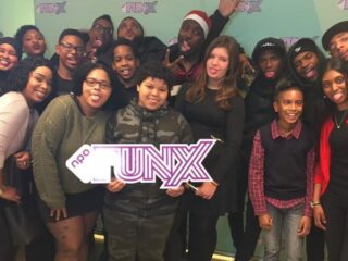 Kerstshow: Luisteraars verrast met o.a. bruidsjurk, date geheime minnaar & Broederliefde