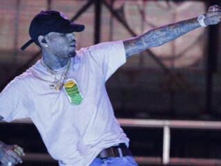 Chris Brown is weer vrij en reageert op beschuldiging van verkrachting