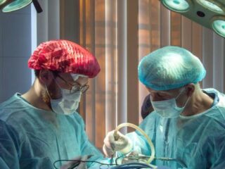 Munira werd na 27 jaar wakker uit een coma