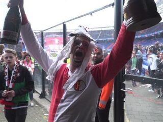 Gekkenhuis tijdens huldiging Feyenoord: ''Blij als Rotterdam blij is''