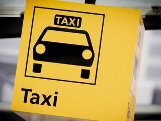 Taxichauffeurs uit Breda gaan zorgverleners gratis vervoeren