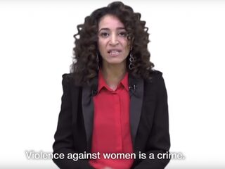 VIDEO: Marokkaanse comedian zet huiselijk geweld op de kaart