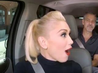 Gwen Stefani brengt George Clooney mee in Carpool Karaoke