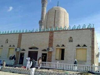 Aanslag bij Egyptische moskee zorgt voor meer dan 200 doden