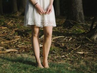 Milou schrijft brief aan man die stiekem foto's onder haar rokje maakte