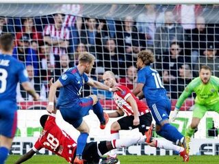 PSV en Feyenoord spelen gelijk in Eindhoven