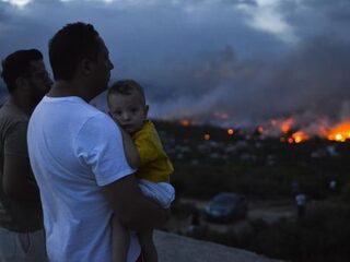 Tientallen doden door hevige bosbranden in Griekenland