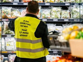 Supermarkten voeren per direct deurbeleid in: beperkt aantal klanten binnen
