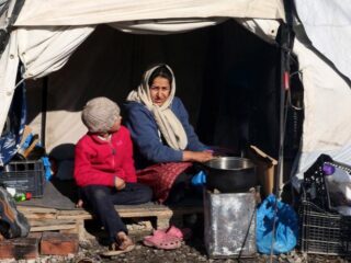 Actiegroep boekt vlucht voor 189 vluchtelingen op Lesbos