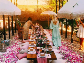 Selena Gomez vierde haar 28e verjaardag en de beelden zijn jaloersmakend