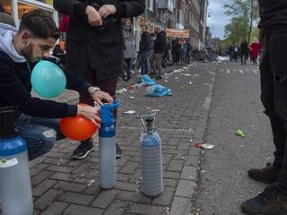 Rotterdam verbiedt de verkoop van lachgas op evenementen