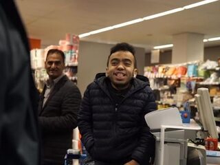 Verschillende celebs roepen op om te bidden voor ernstig zieke ZacksTube