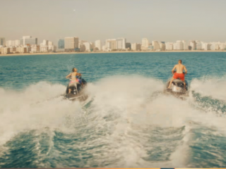 Ali B, Mula B en Dopebwoy hebben dikke dingen in hun clip van 'Obesitas'