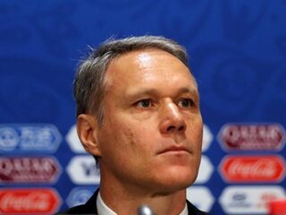 Marco van Basten biedt excuses aan voor nazigroet-'grap'