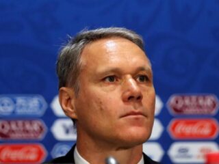 Marco van Basten biedt excuses aan voor nazigroet-'grap'