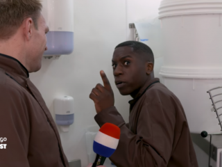 Ta Joela doet een poging tot oliebollen bakken in tweede seizoen Tata Joela