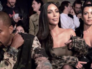 Kerstkaart van Kardashians zonder een aantal belangrijke familieleden