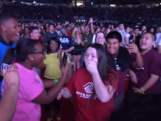 Beyoncé, Jay Z en DJ Khaled verrassen student (17) met studiebeurs van $100.000