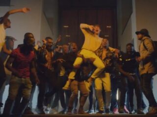 PRIMEUR: Broederliefde gaat los in 'Mi No Lob' video