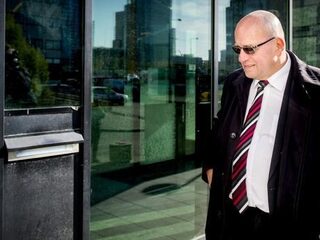 Oud-staatssecretaris Fred Teeven werkt nu als buschauffeur