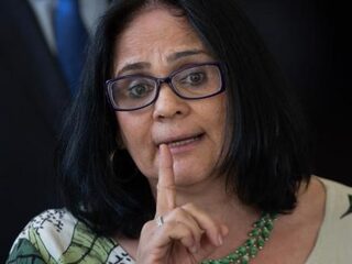 Volgens Braziliaanse minister adviseren Nederlandse specialisten seksuele bevrediging bij baby’s