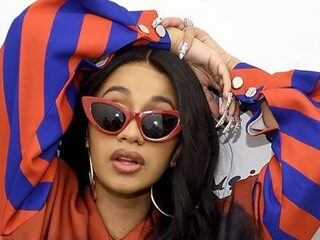 Cardi B doneert $8000 aan familie 15-jarige die door vergissing met machete gedood werd