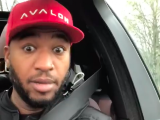 Jayh Jawson spreekt dames met sexy foto's op Insta streng toe