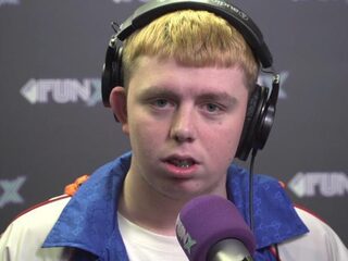 Jack levert sicke sessie af met dikke knipoog naar Kees de Koning, Jiggy Djé en Bart van Houten