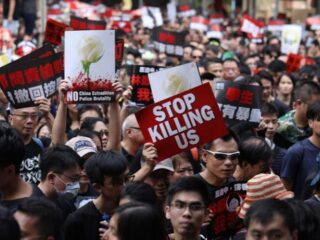 Prodemocraten winnen verkiezingen, regering Hongkong gaat naar volk luisteren
